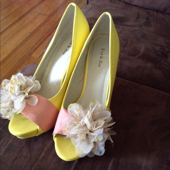 Yellow and peach Eva & Zoe shoes! Super comfy