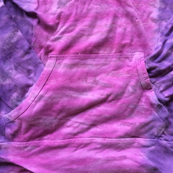 Workout top - Picture 2 of 3