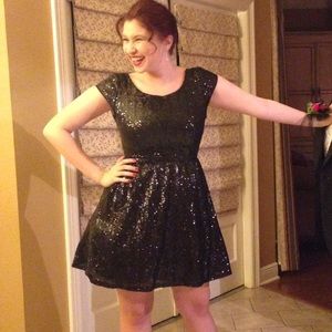 Black Sequined Homecoming/Prom/Formal Dress