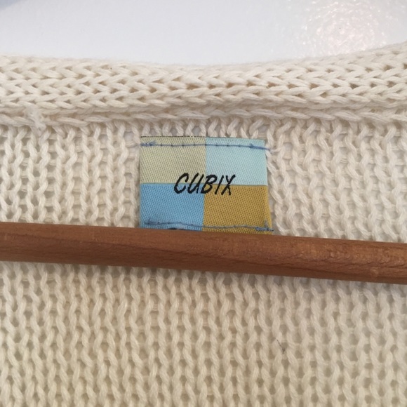 Knit Cardigan with great details - Picture 2 of 4