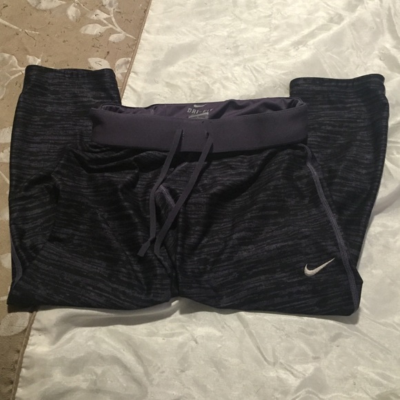 Nike leggings. Worn a few times.