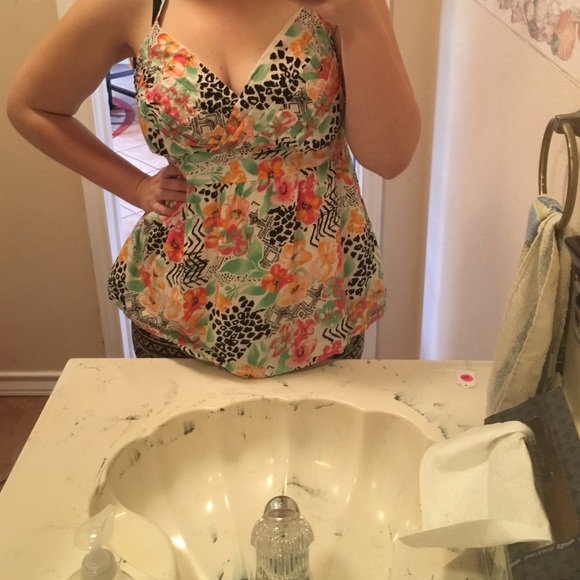 Torrid bright pattern tank top