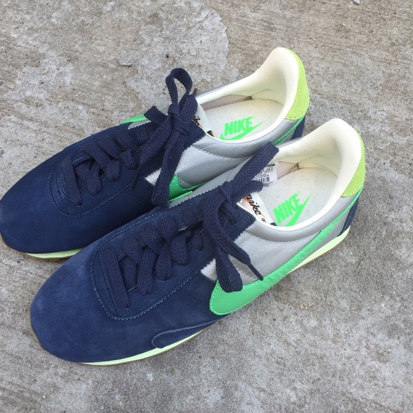 Nike old school sneakers size 7.5 NWT