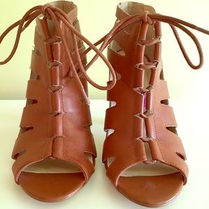 NWOT BCBGeneration heeled lace up sandals