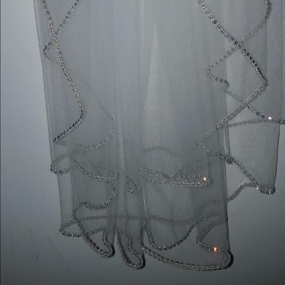 White veil with diamond beads