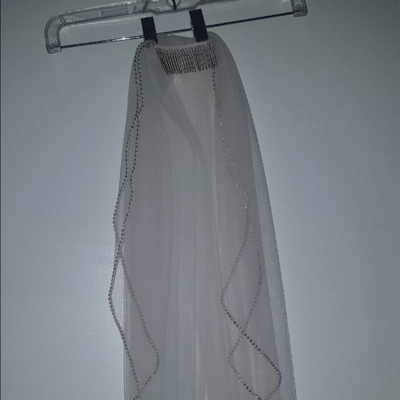 White veil with diamond beads