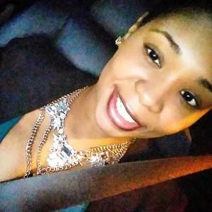 Meet your Posher, Adjoa