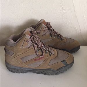 Reebok Hiking Boots women Sz 7.5 - 8.5
