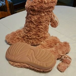 Flash Sale! Fuzzy Pink Booties