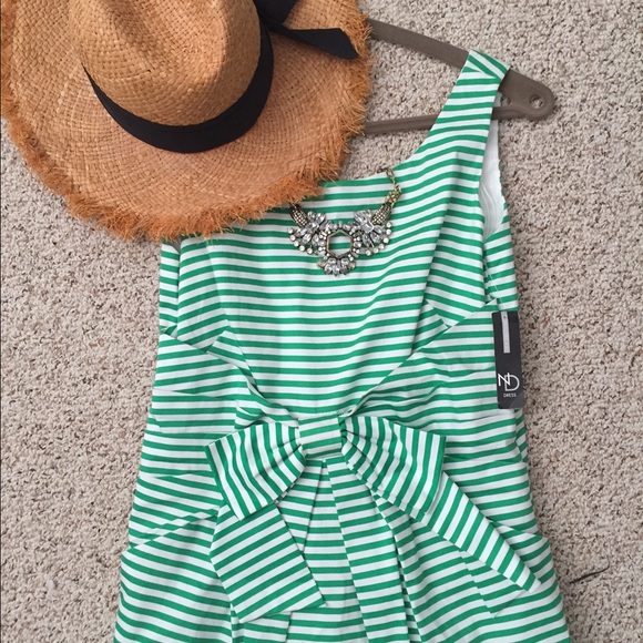 New Direction White & Kelly Green Dress - Picture 2 of 4