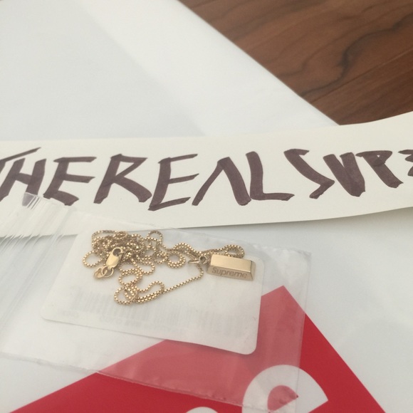 Supreme Gold Bar Chain - Picture 4 of 4