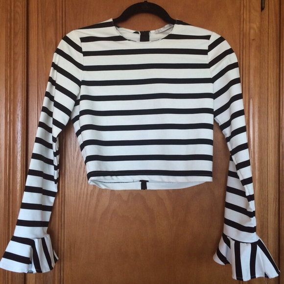 Zara cropped striped top with flare sleeves