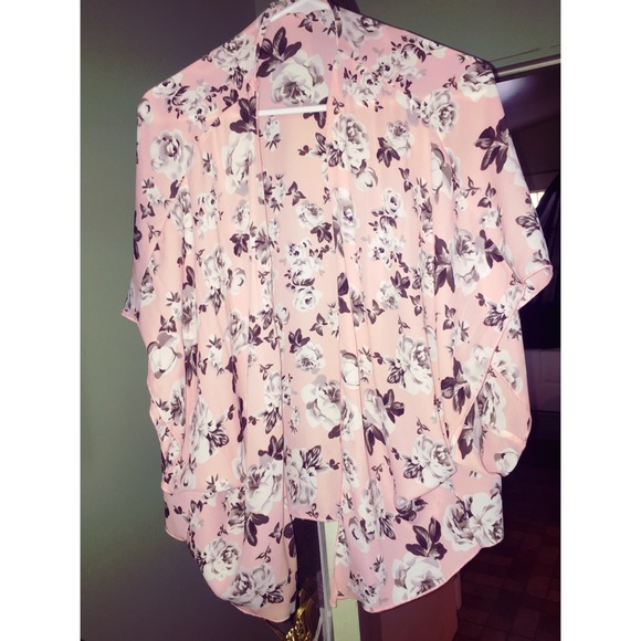 Tunic top beautiful can dress up or down