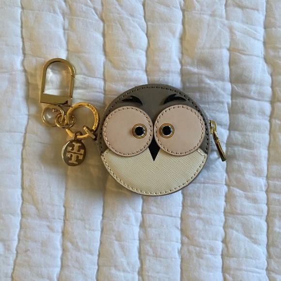 Tory Burch Owl Circle Key Fob - French Gray
