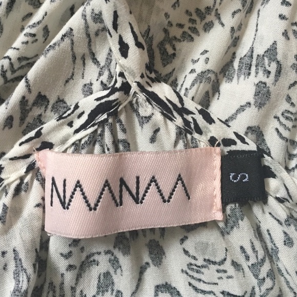 Black and white embroidered lace LF halter blouse - Picture 4 of 4