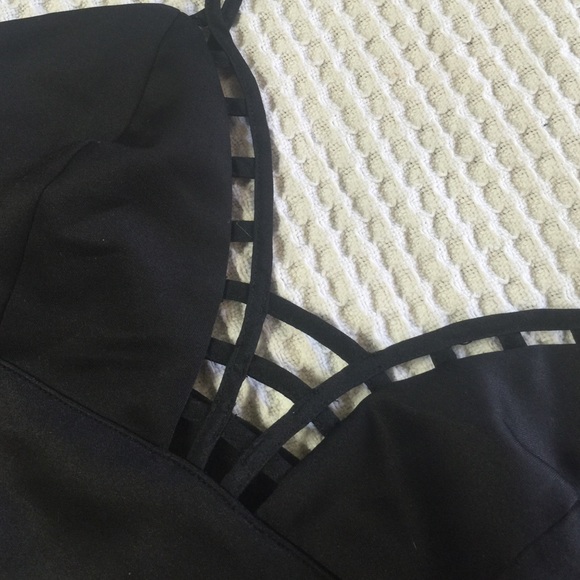 Cage crop top - Picture 2 of 4