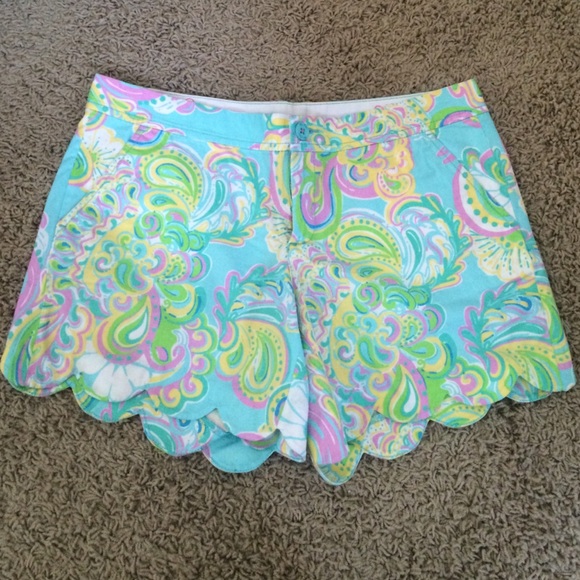 Lilly Pulitzer Buttercup scallop hem short