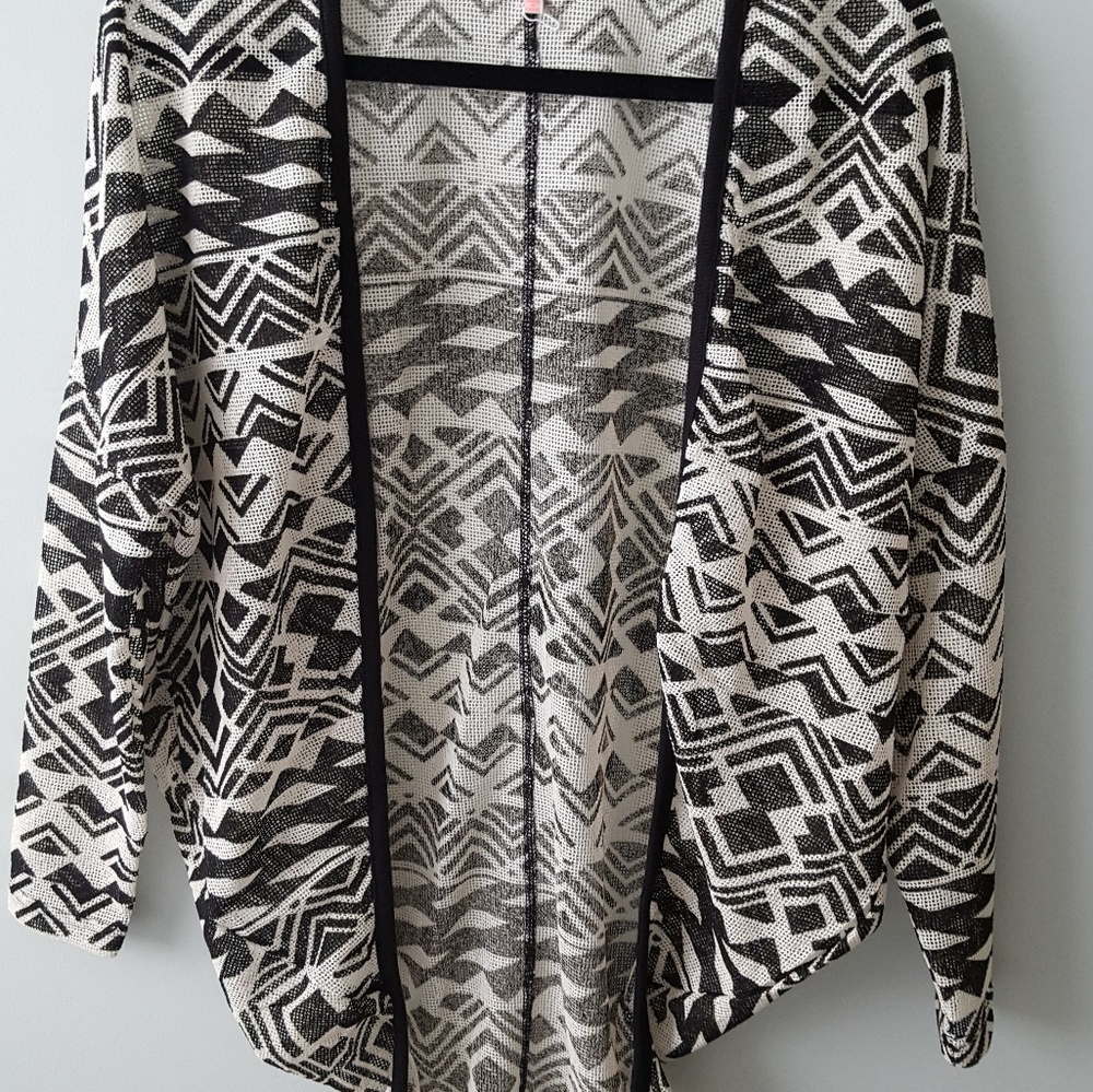 LAST ONE!! Tribal print open cardigan