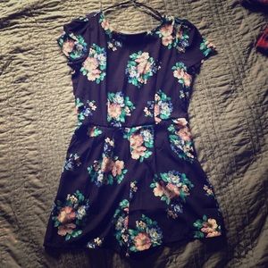 Super cute floral romper!