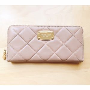 Michael Kors Beige Leather Purse/Wallet NWOT