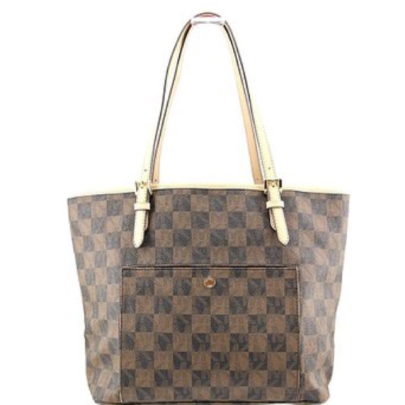 Michael Kors Handbags - 🔴SOLD🔴 Michael kors tote purse.