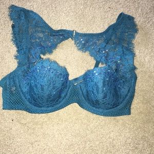 NWOT BEAUTIFUL VS VERY SEXY LINED DEMI