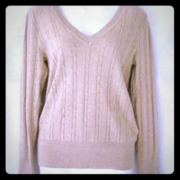 VNECK Cable knit sweater