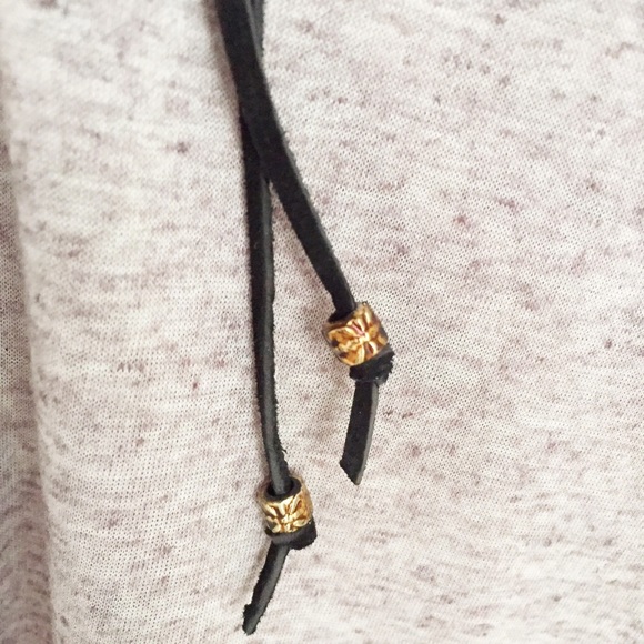 • Black Suede Choker • - Picture 2 of 2