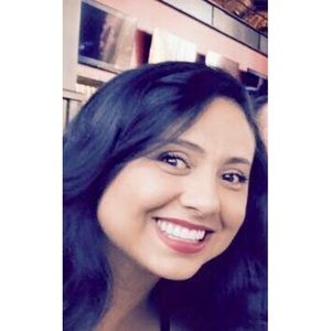 Meet your Posher, Yesenia