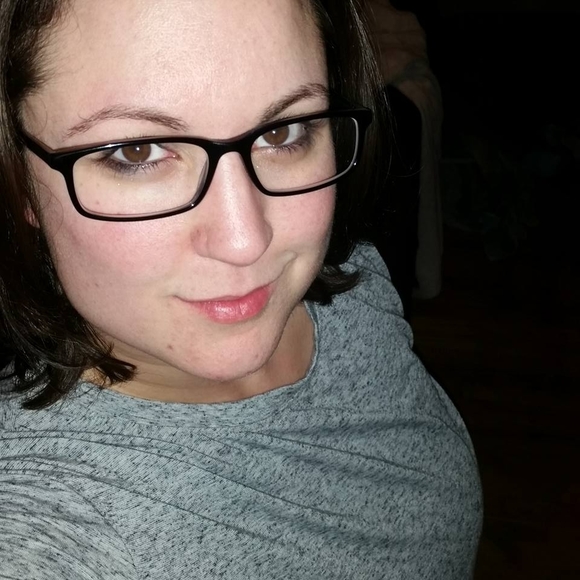 Meet your Posher, Katie - Picture 1 of 1