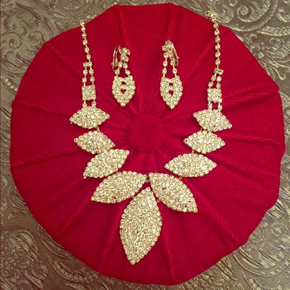 2 Peice Silver Party Set