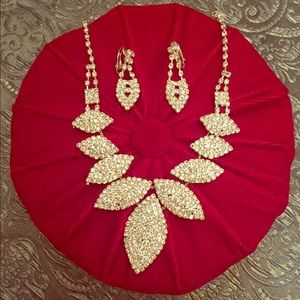 2 Peice Silver Party Set