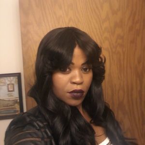 Meet your Posher, Tia