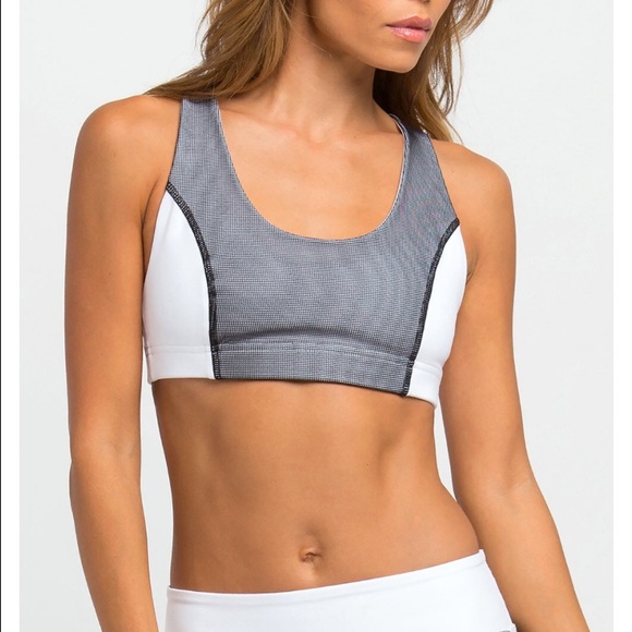 Strappy V Sports Bra