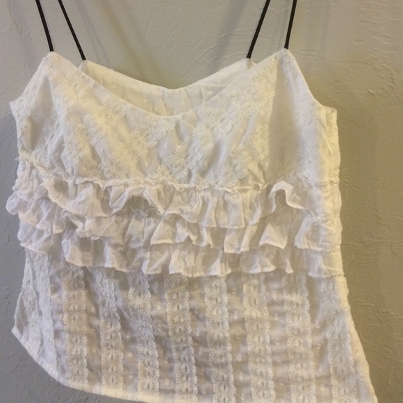 ADORABLE Cynthia Rowley White Lace Top - Picture 2 of 4