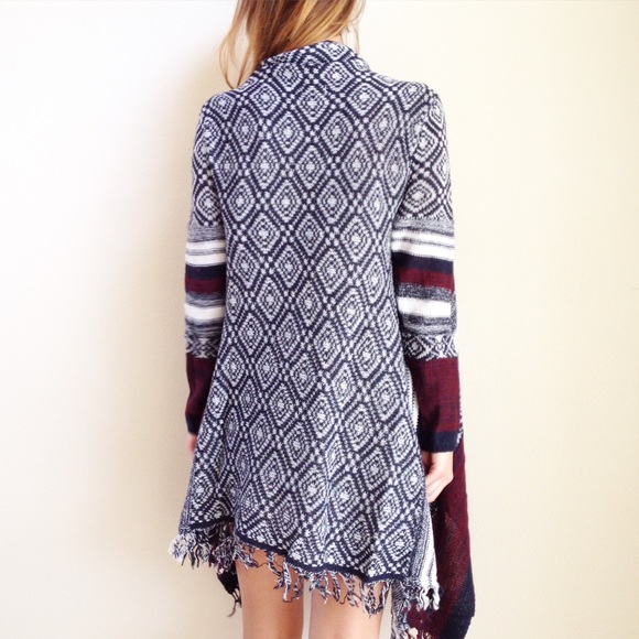 | new | long fringe cardigan - Picture 3 of 3