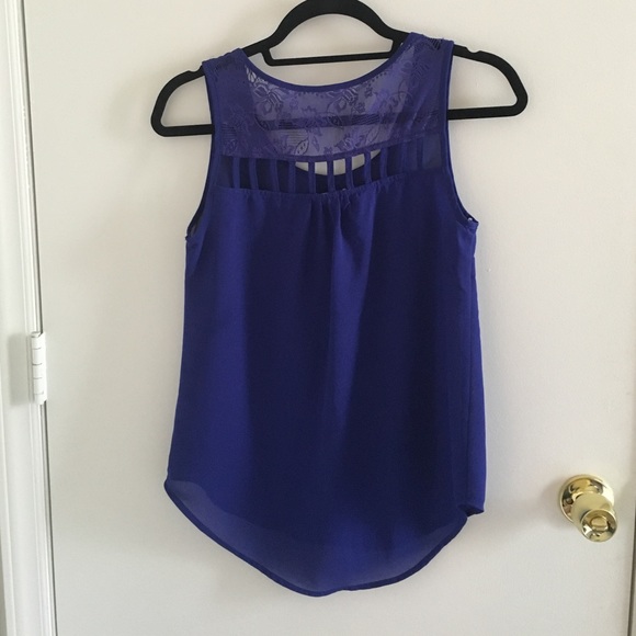 Blue dressy tank - Picture 3 of 4