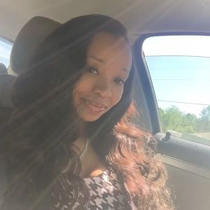 Meet your Posher, Adrianna