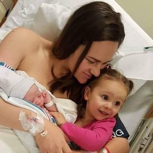 Meet your Posher, Lora