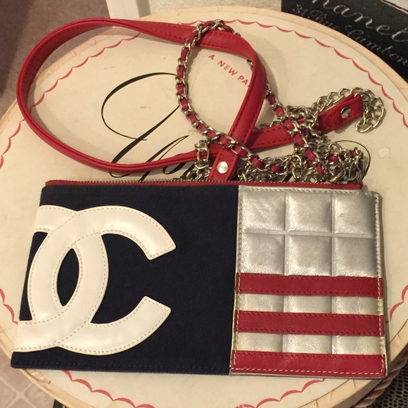 CHANEL Handbags - 💯%Authentic CHANEL Handbag Purse Double Straps