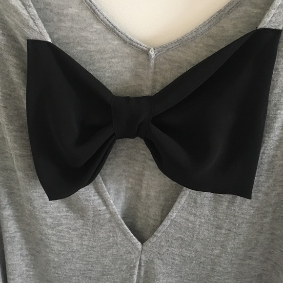 Very lightweight bow-back long sleeve grey top - Picture 2 of 3