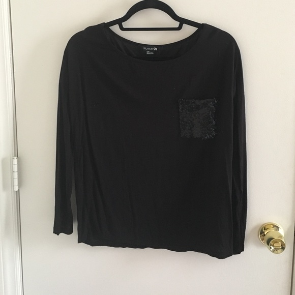 Black F21 sparkle pocket longneck sleeve tee - Picture 1 of 2
