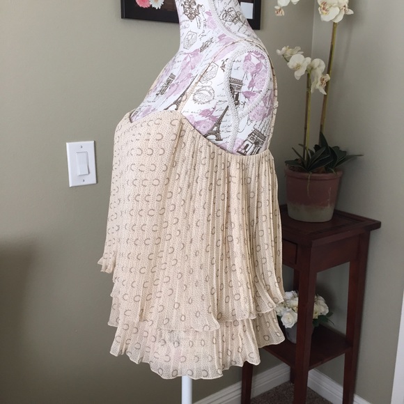 ❌SOLD❌ Tank Top Blouse - Picture 2 of 4