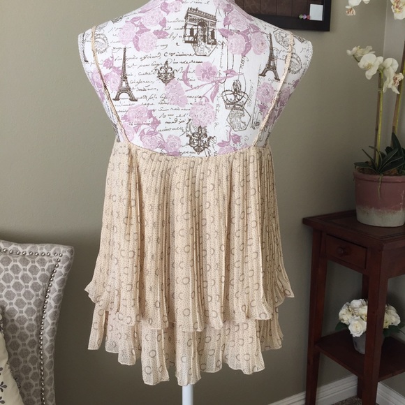 ❌SOLD❌ Tank Top Blouse - Picture 3 of 4