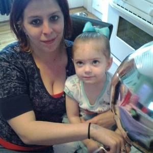 Meet your Posher, Courtney