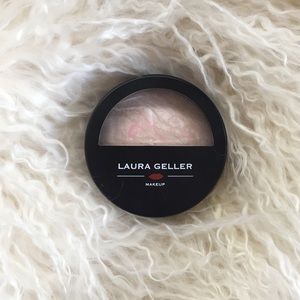 Laura Geller Balance and Brighten Foundation. NWT