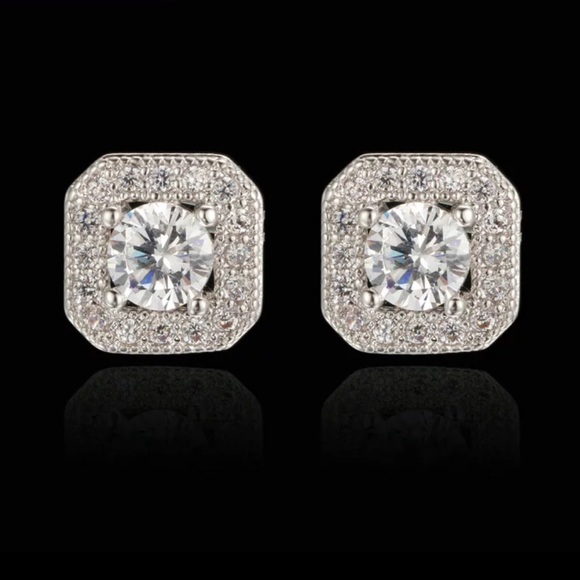 Luxurious 925 stamped Triple A CZ
