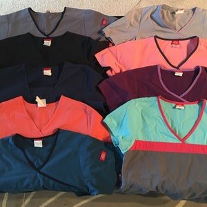 Scrub Tops (LOT)!