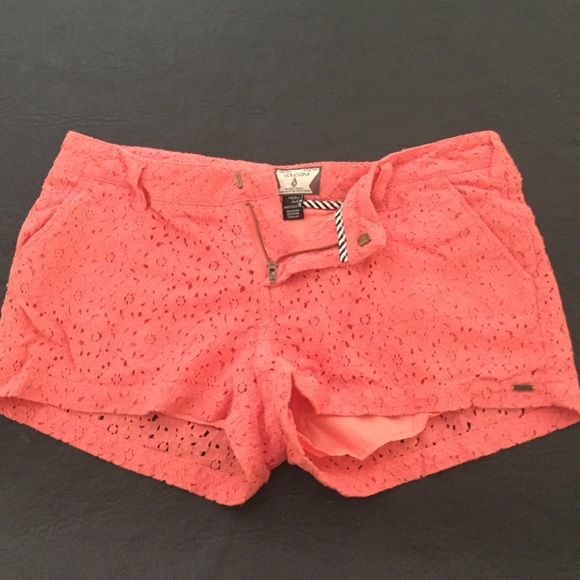 PInk lace Volcom shorts!!