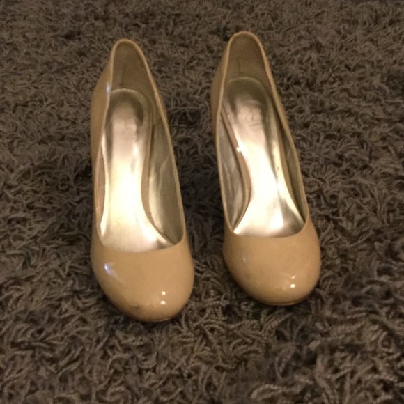 Jessica Simpson nude heels